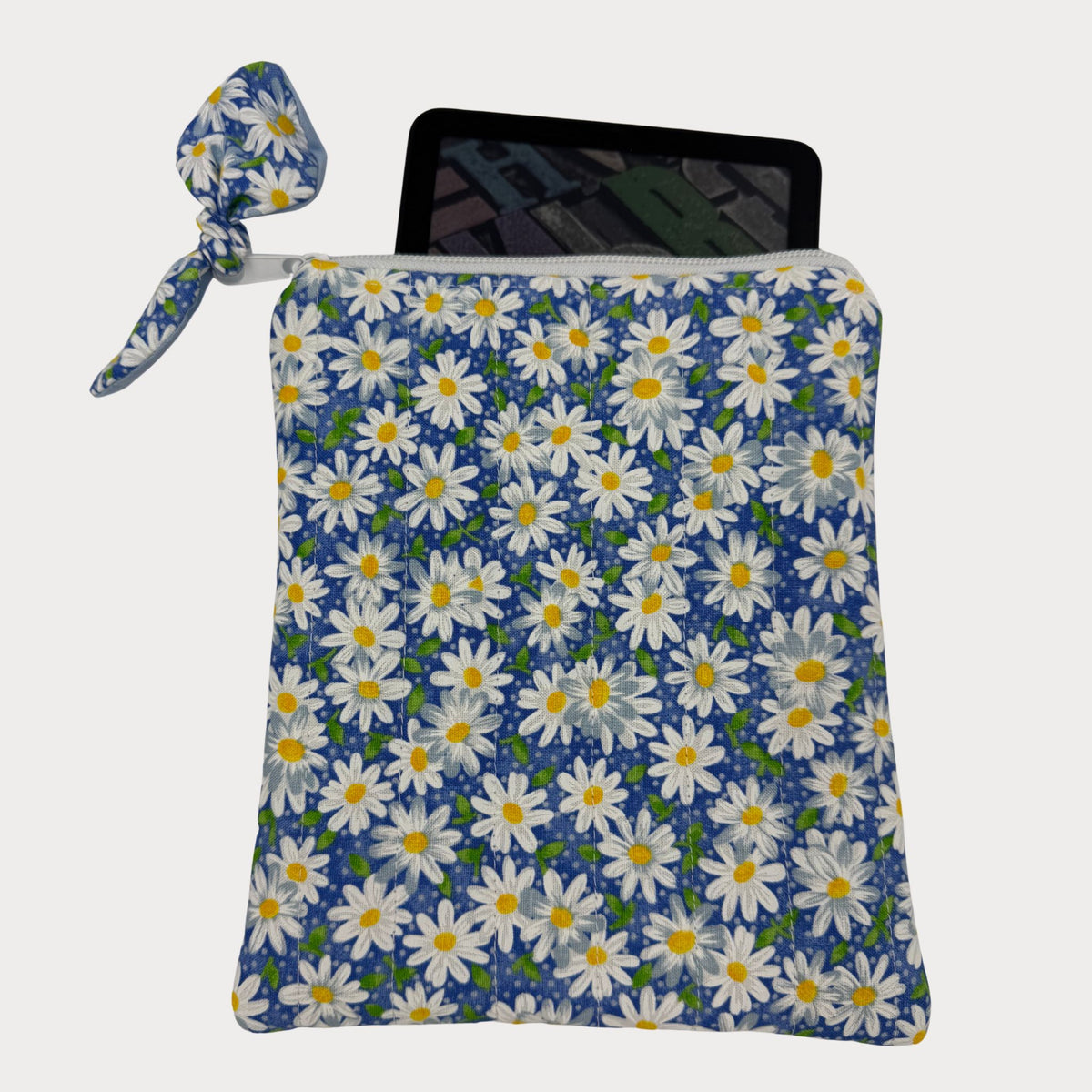 E-reader Case (Kindle or Kobo) - Blue Daisy